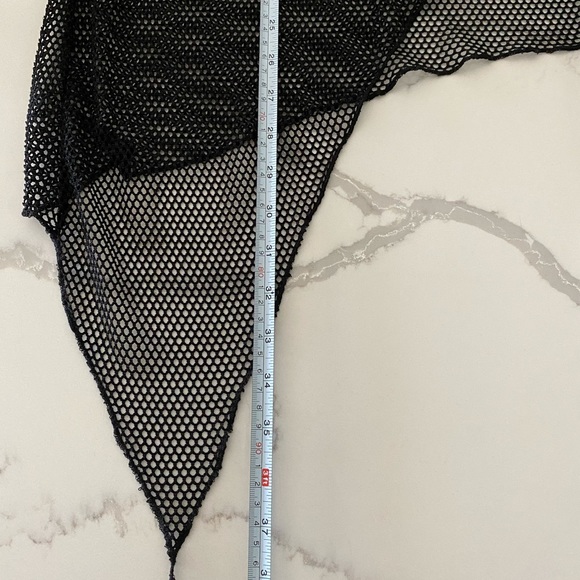 Mesh/netted Asymmetrical Coverup Size Medium - Picture 5 of 6